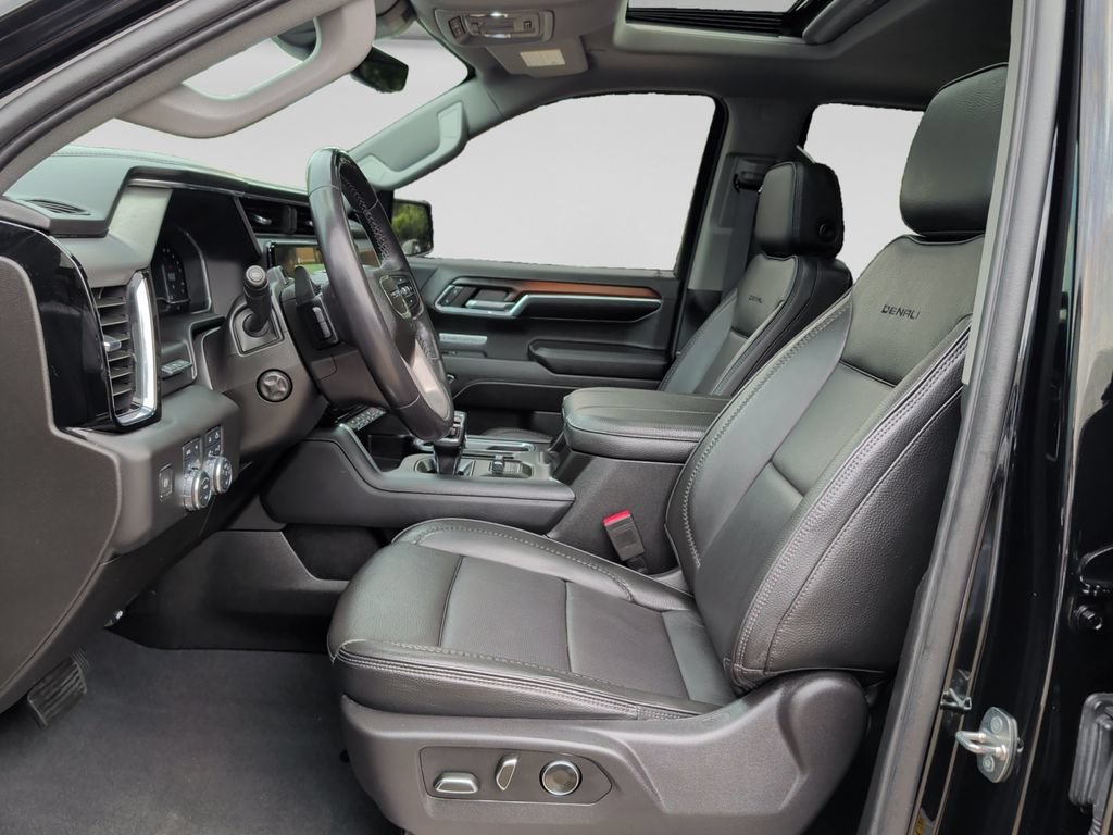Used 2024 GMC Sierra 1500 Denali w/ Technology Package AWD/4WD image 16