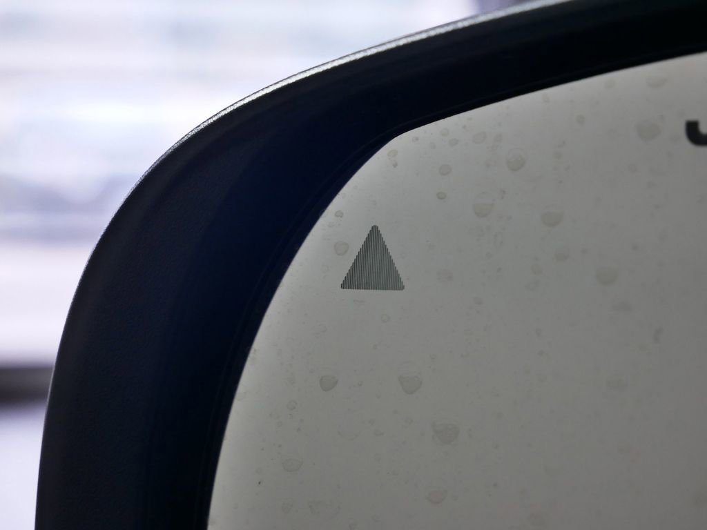 Used 2024 Jeep Compass Sport image 32