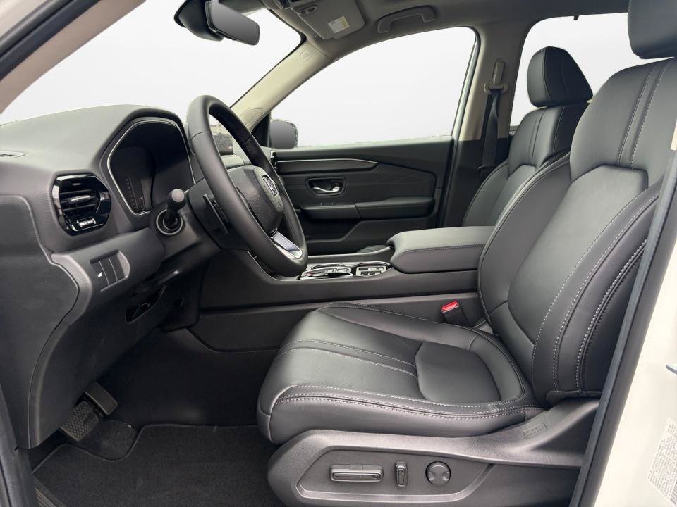 New 2026 Honda Pilot Touring image 9