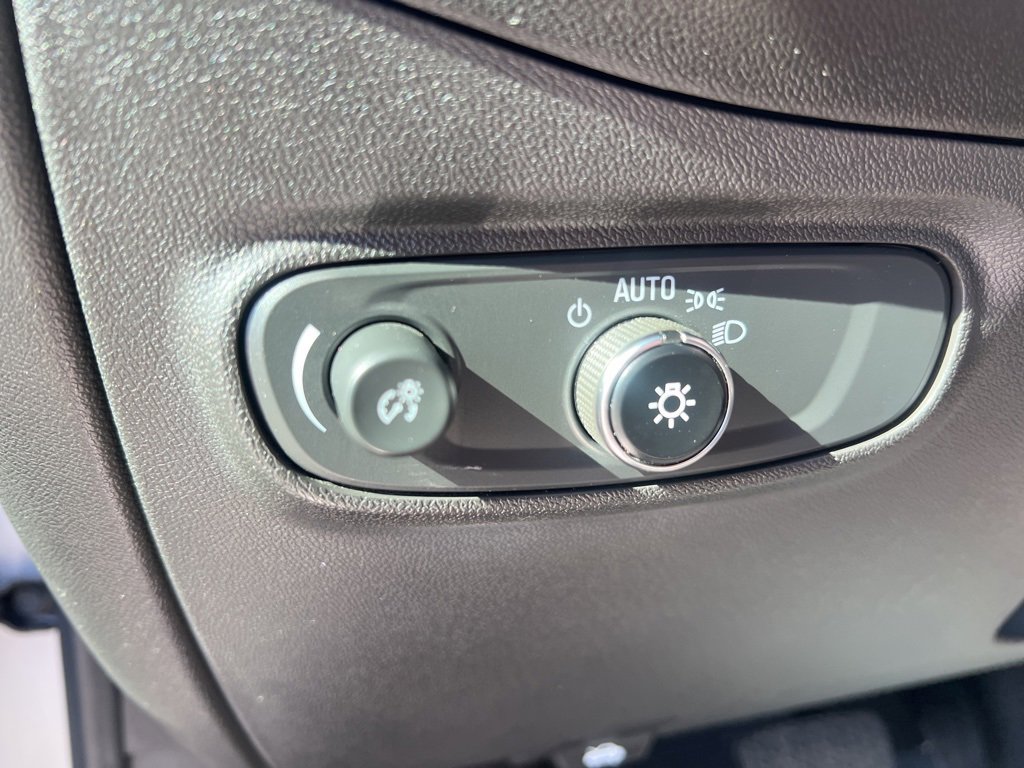 Used 2021 Chevrolet Equinox LT w/ LPO, Floor Liner Package image 9