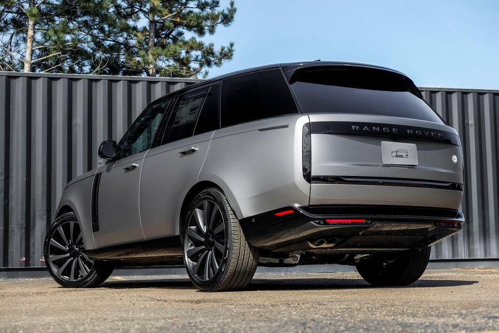 New 2026 Land Rover Range Rover SV AWD/4WD video 2