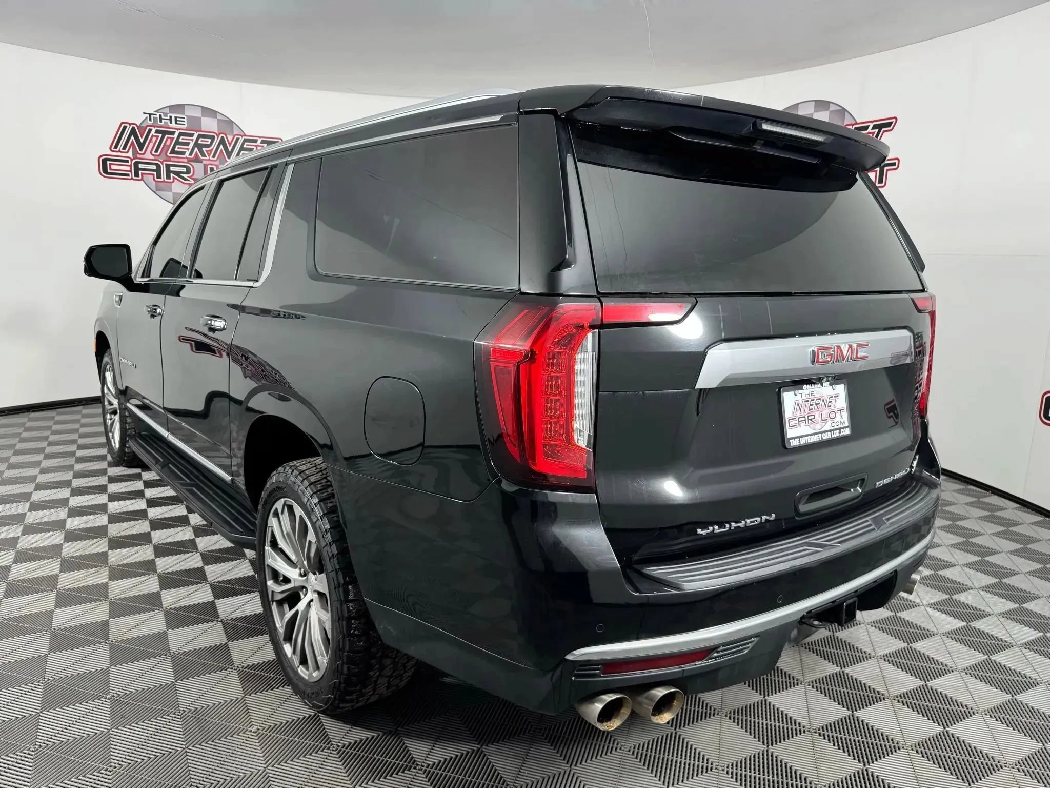 Used 2021 GMC Yukon XL Denali w/ Advanced Technology Package AWD/4WD image 5