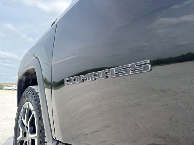 Used 2025 Jeep Compass Trailhawk image 9