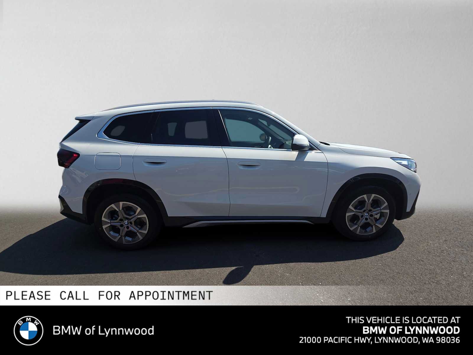 New 2026 BMW X1 xDrive28i w/ Technology Package AWD/4WD image 2