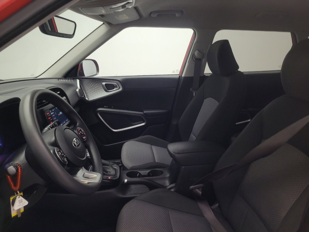 Used 2021 Kia Soul LX image 17