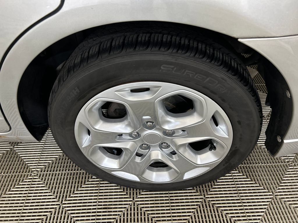 Used 2010 Ford Fusion SE FWD image 10
