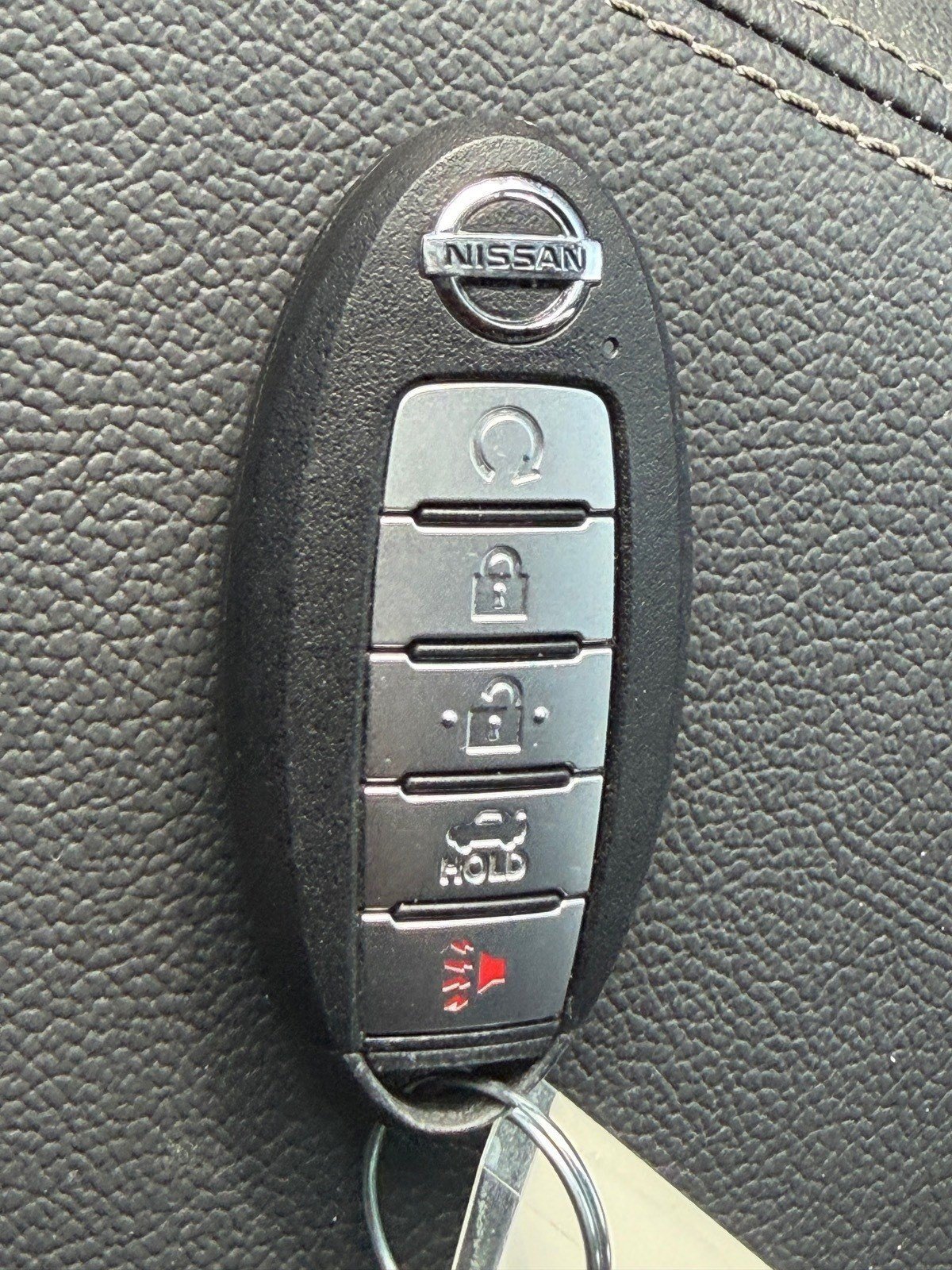Used 2022 Nissan Versa SR FWD image 26