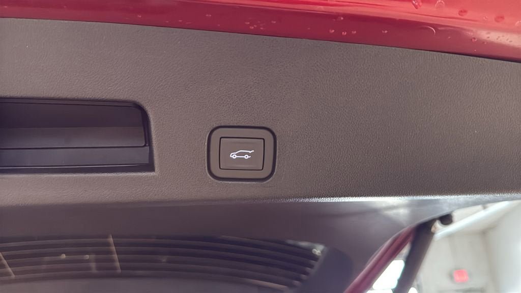 New 2026 GMC Acadia Denali Ultimate w/ LPO, Floor Liner Package AWD/4WD image 17
