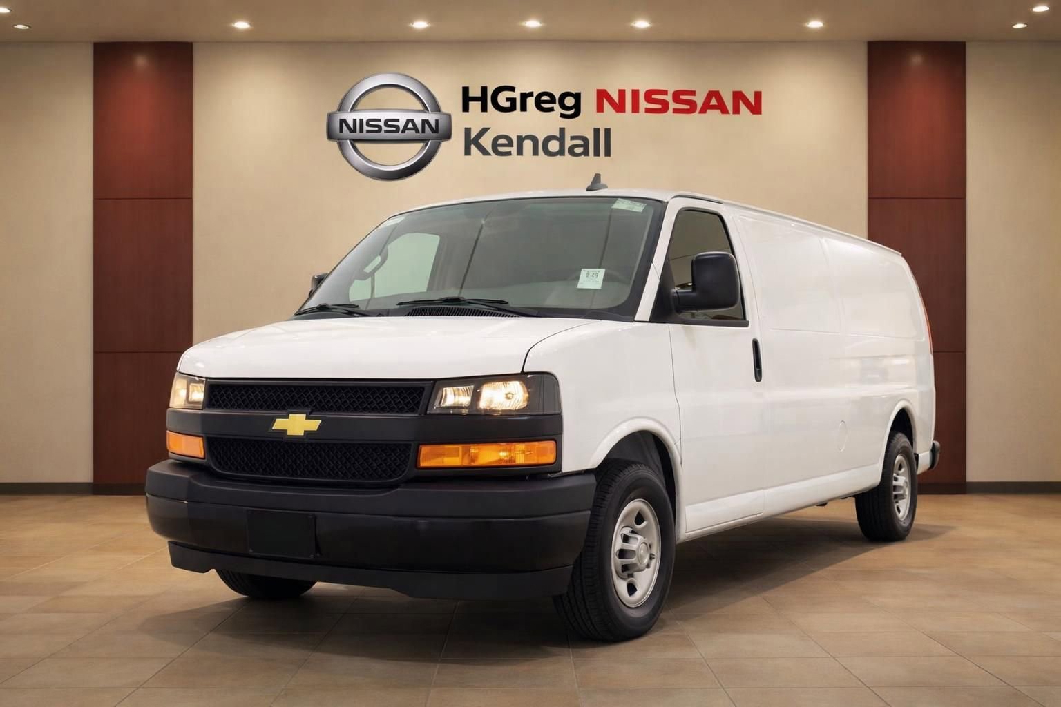 Used 2021 Chevrolet Express 2500 RWD image 3