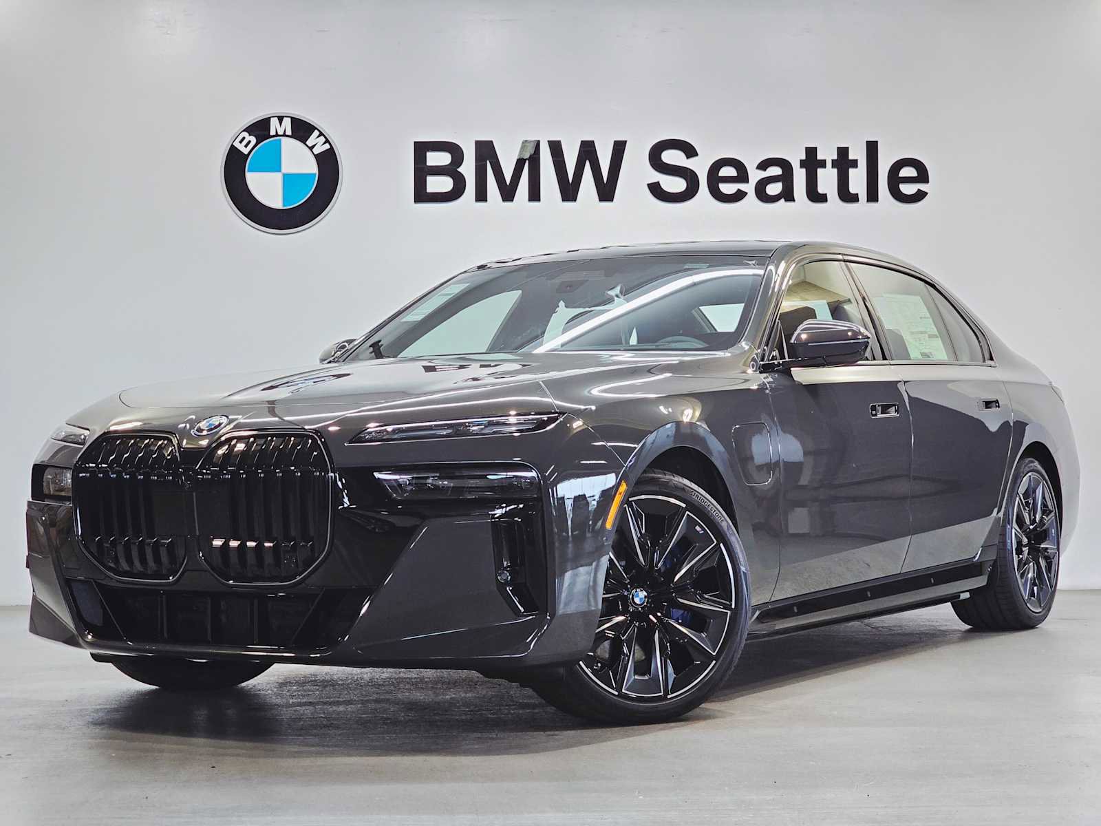 New 2026 BMW 750e xDrive w/ Executive Package image 1
