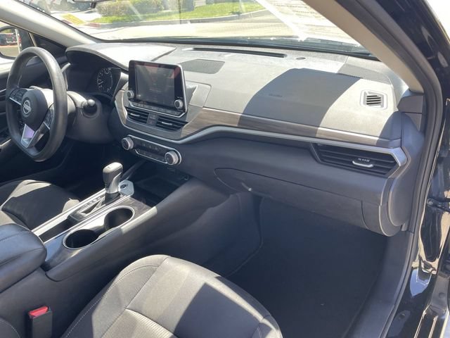 Used 2024 Nissan Altima 2.5 SV FWD image 27