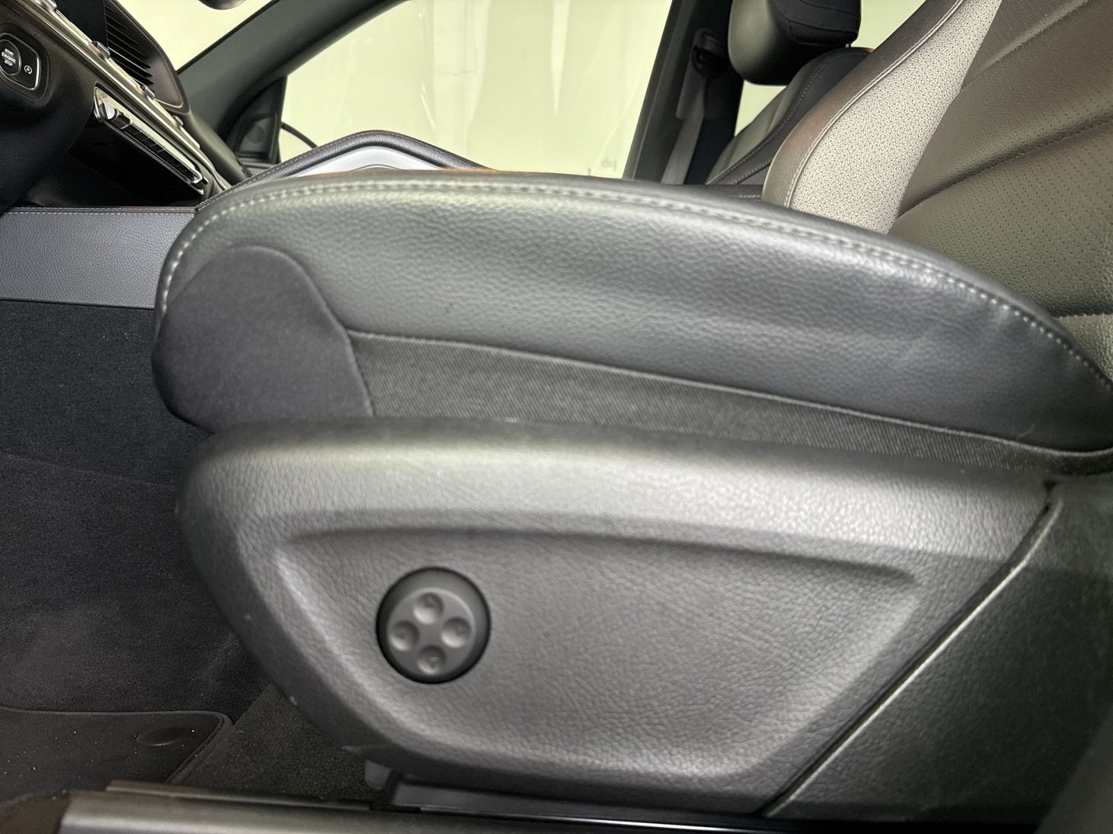Used 2022 Mercedes-Benz GLE 350 4MATIC image 14