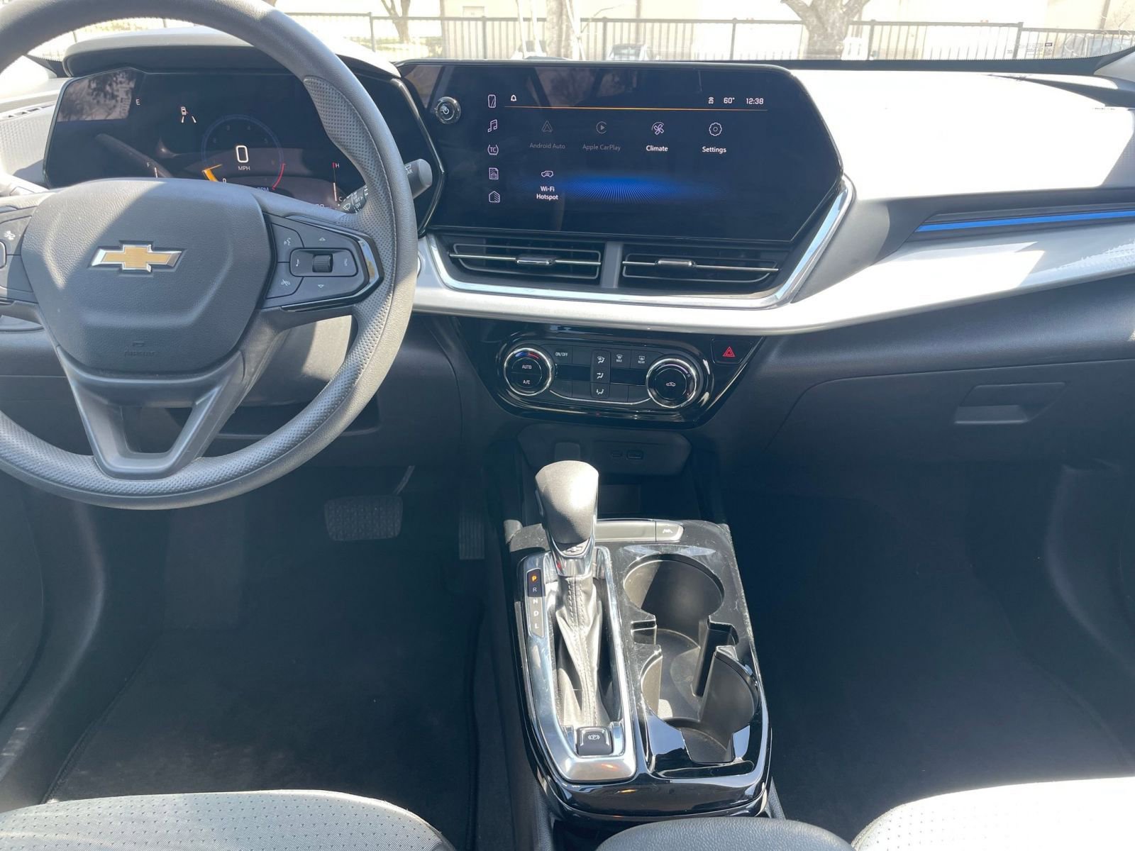 Used 2025 Chevrolet Trax LT image 17
