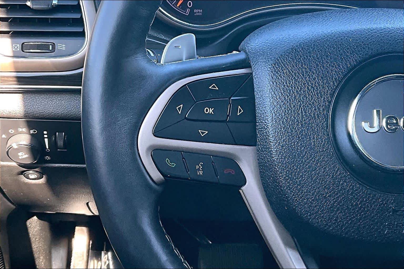 Used 2014 Jeep Grand Cherokee Overland AWD/4WD image 23