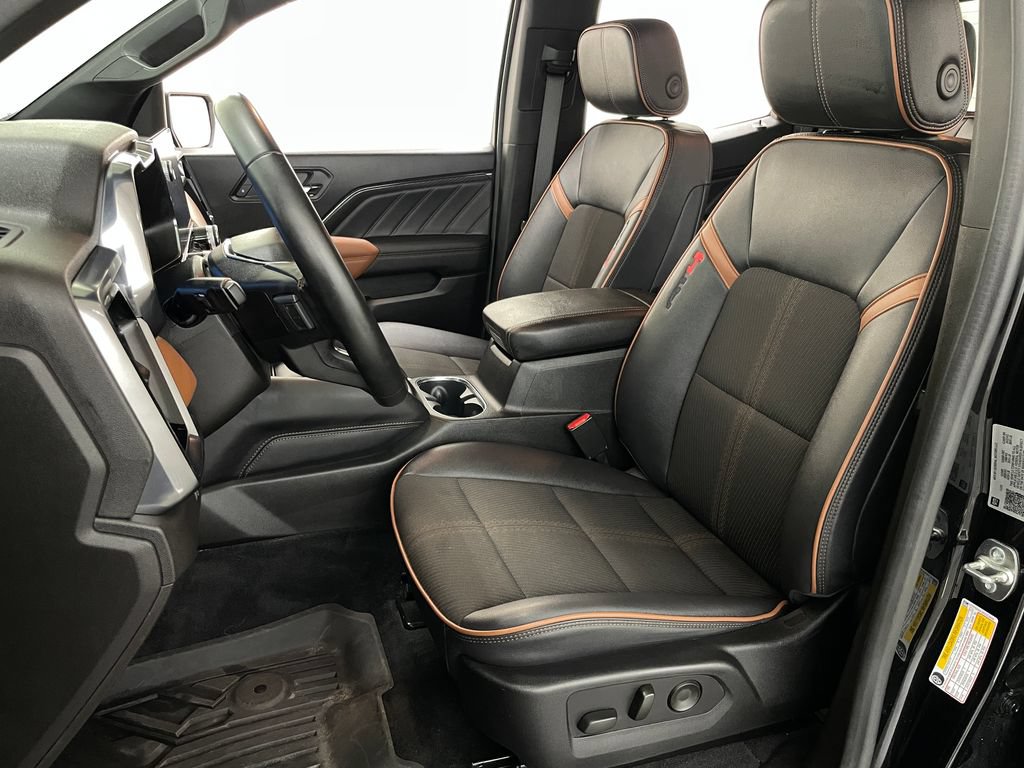 Certified 2024 GMC Canyon AT4 w/ Technology Package AWD/4WD image 24