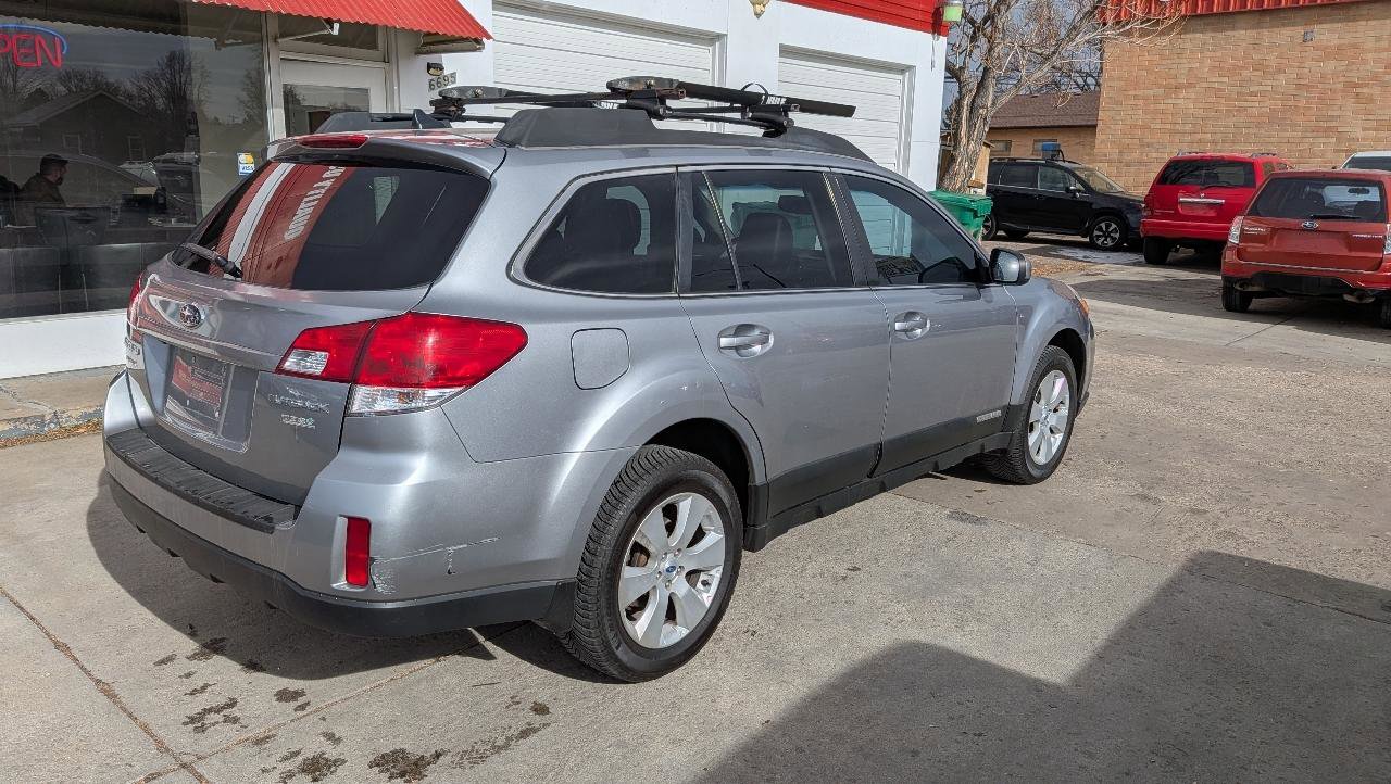 Used 2011 Subaru Outback 2.5i Limited w/ PWR Moonroof Pkg AWD/4WD image 5