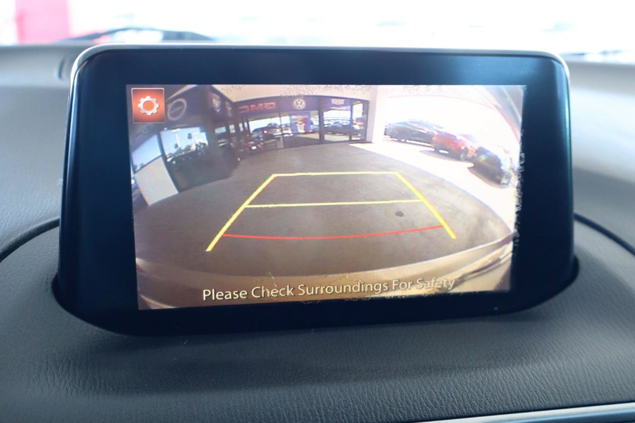 Used 2018 MAZDA MAZDA3 Touring FWD image 23