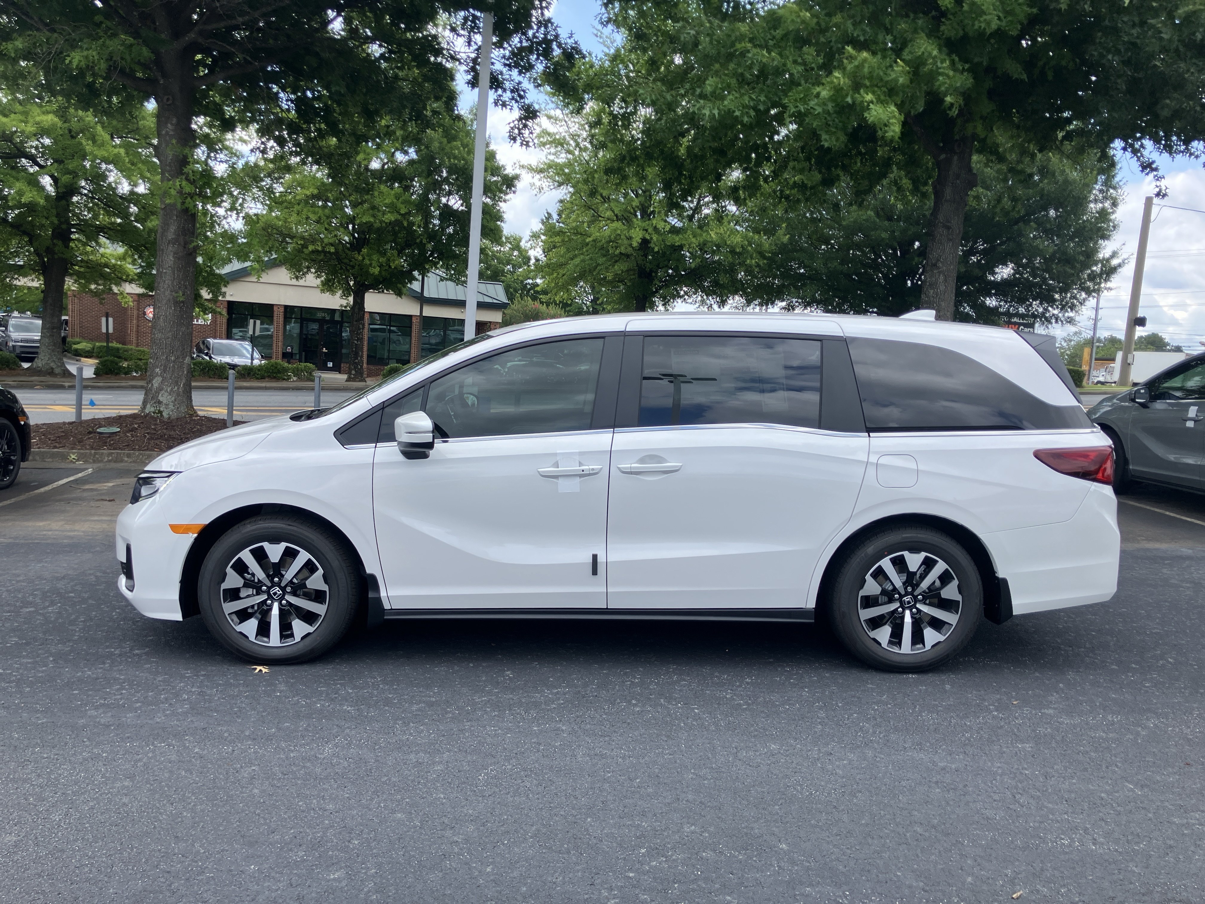 New 2026 Honda Odyssey EX-L image 6