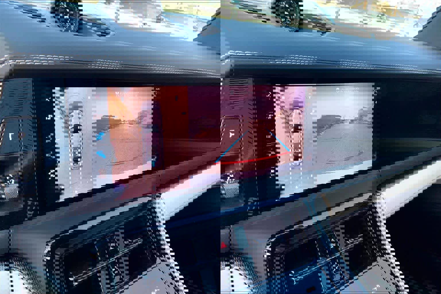 Used 2025 Porsche Panamera 4 image 26