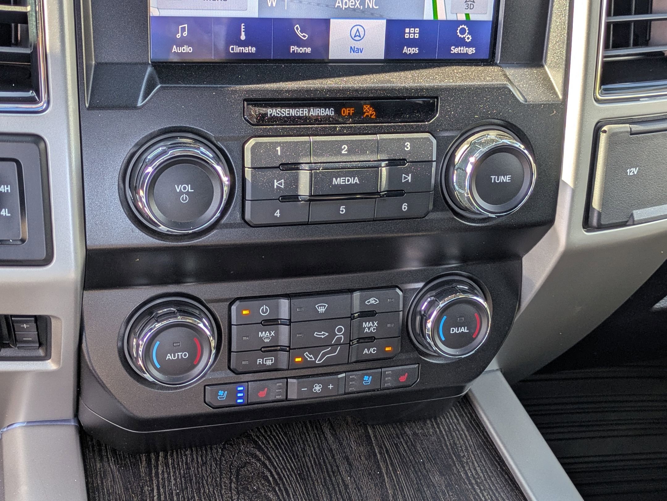 Used 2021 Ford F250 Lariat image 26