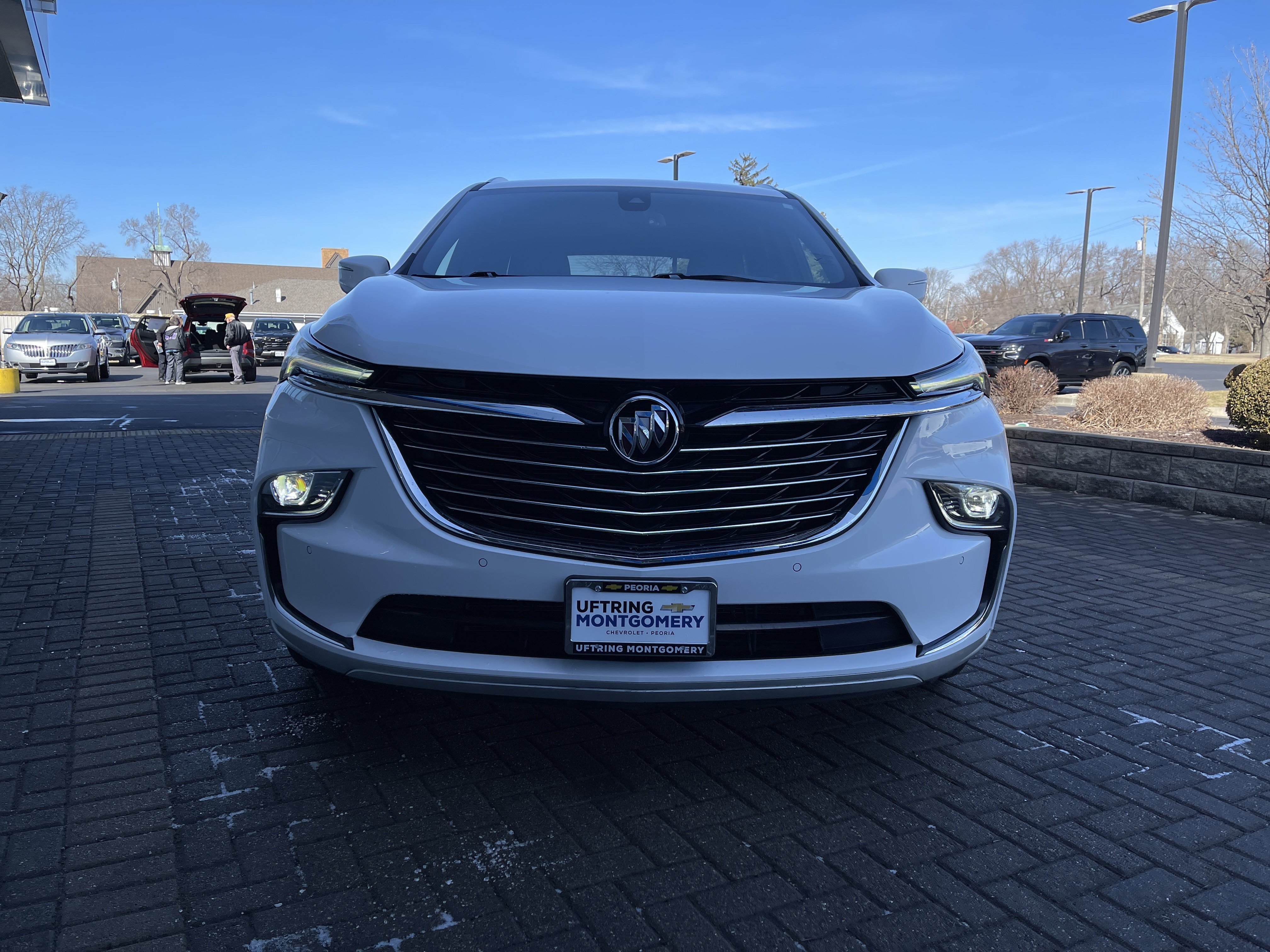 Used 2023 Buick Enclave Essence image 9