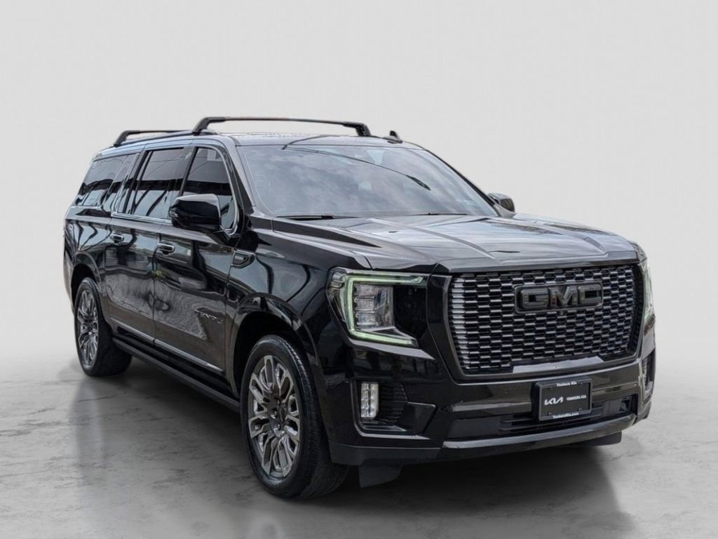 Used 2023 GMC Yukon XL Denali Ultimate image 4