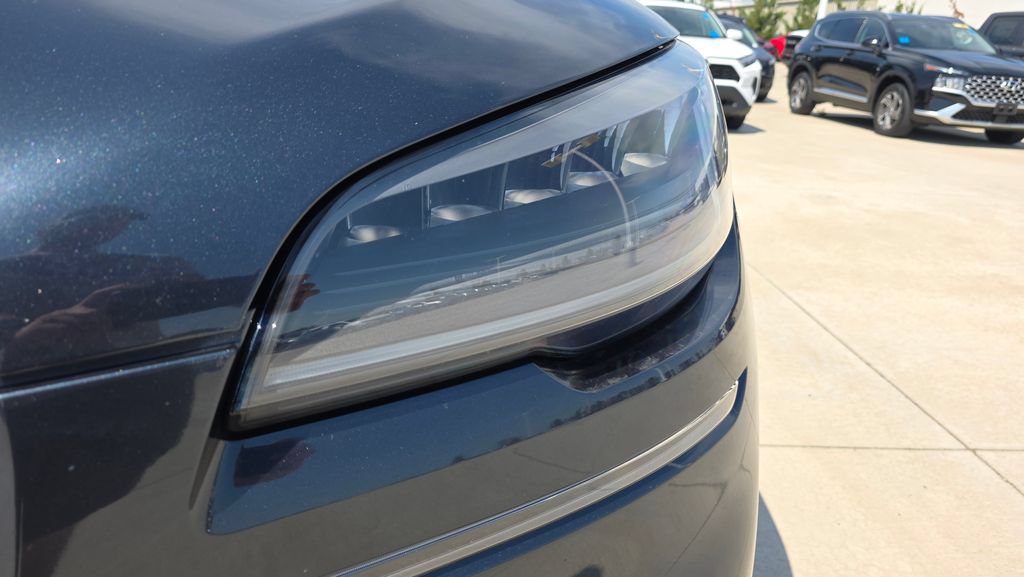 Used 2021 Lincoln Aviator Reserve AWD/4WD image 9