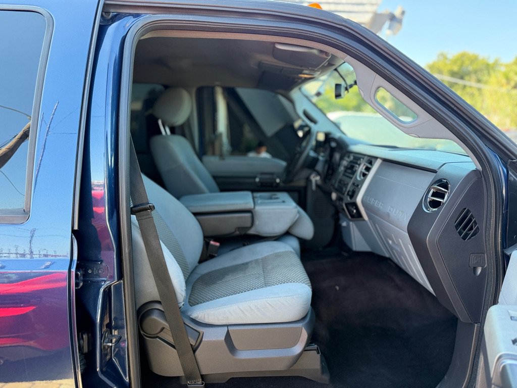 Used 2015 Ford F250 XLT w/ XLT Premium Package AWD/4WD image 17