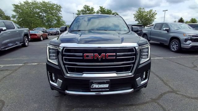 Used 2022 GMC Yukon XL SLT w/ SLT Premium Package AWD/4WD image 3