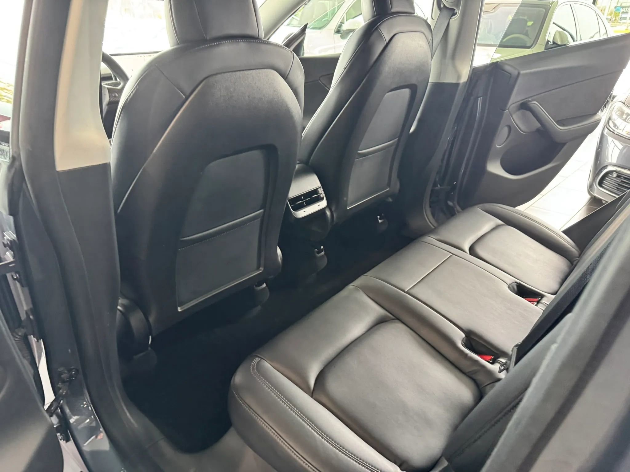 Used 2020 Tesla Model Y Long Range image 18