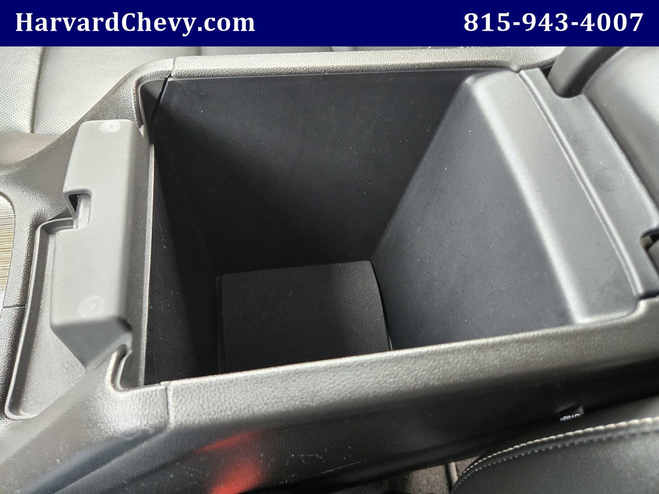 Used 2023 GMC Acadia SLT image 13