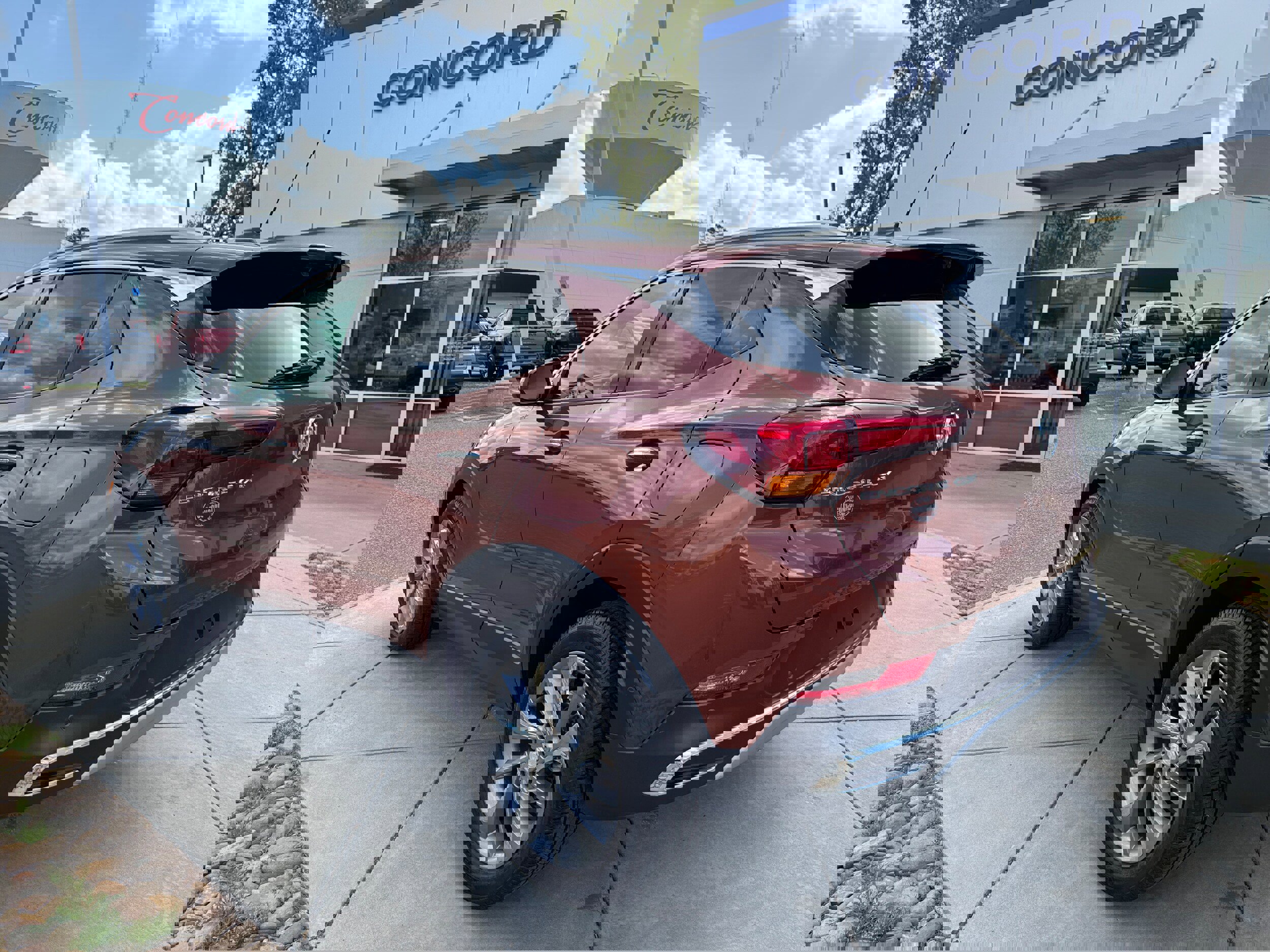 Used 2020 Buick Encore GX Essence w/ Experience Buick Package image 8