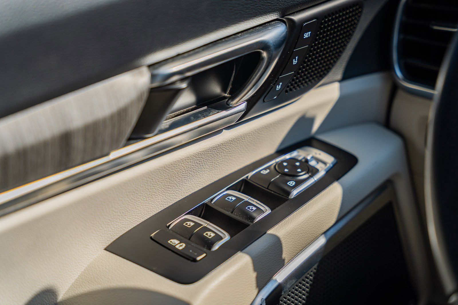 Used 2024 Kia Telluride SX w/ Towing Package image 24