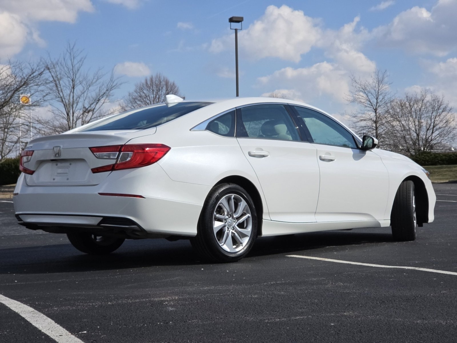 Certified 2018 Honda Accord LX image 17