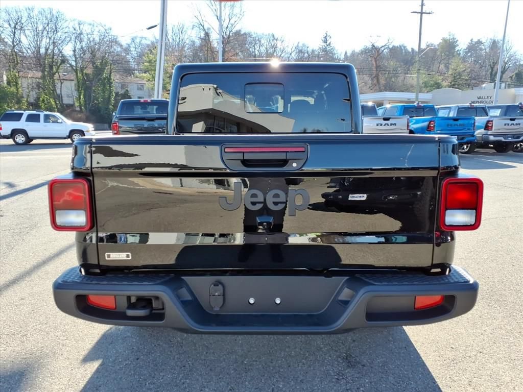 New 2026 Jeep Gladiator Sport AWD/4WD image 5