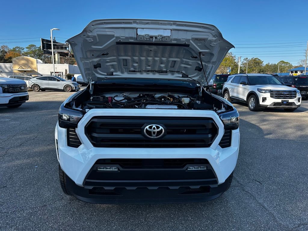 Used 2025 Toyota Tacoma SR5 image 18