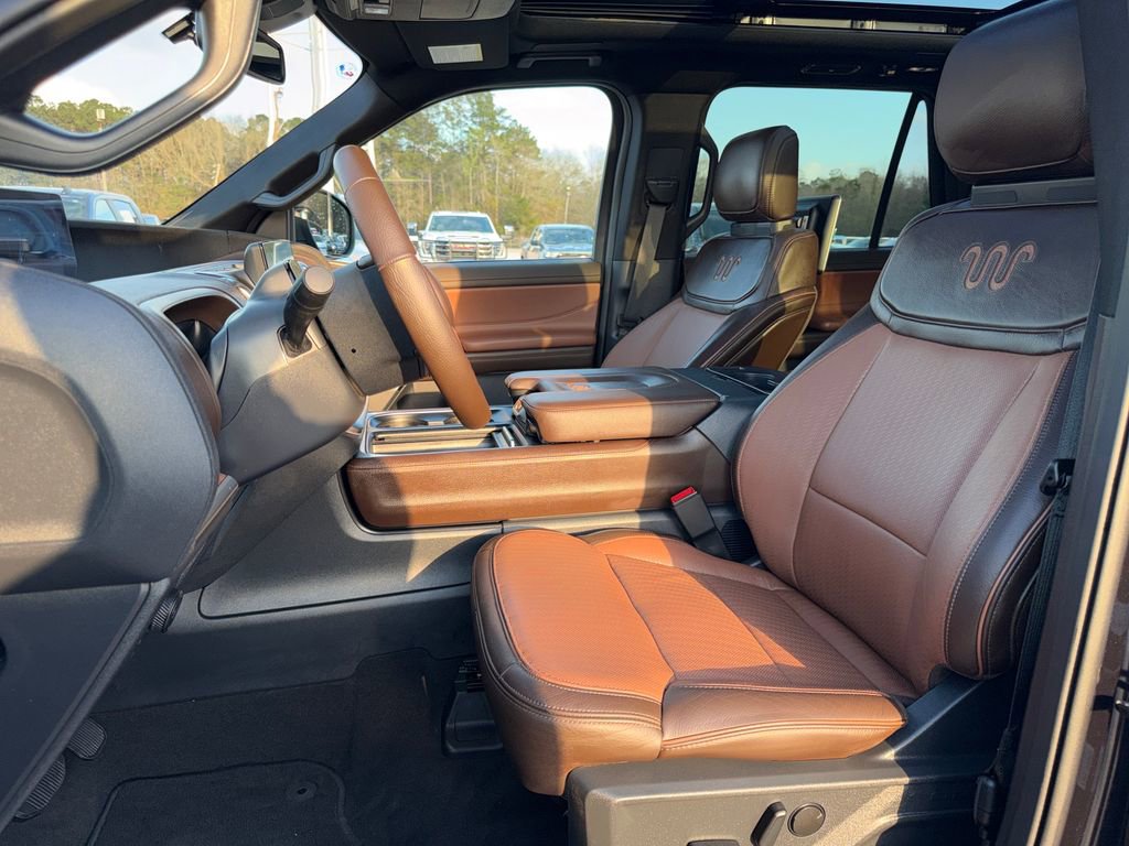 Used 2025 Ford Expedition King Ranch image 12