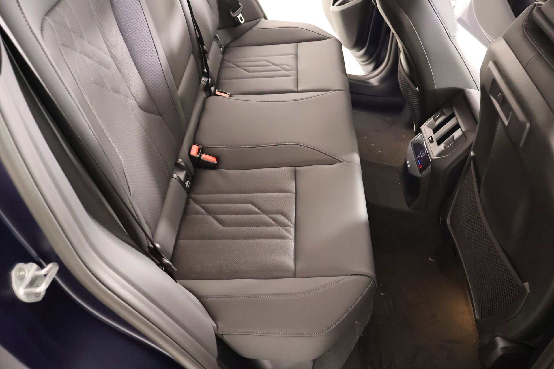 New 2026 BMW X3 xDrive30 w/ Premium Package AWD/4WD image 14