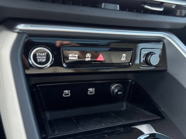 Certified 2025 Audi Q5 Premium Plus w/ Premium Plus AWD/4WD image 24