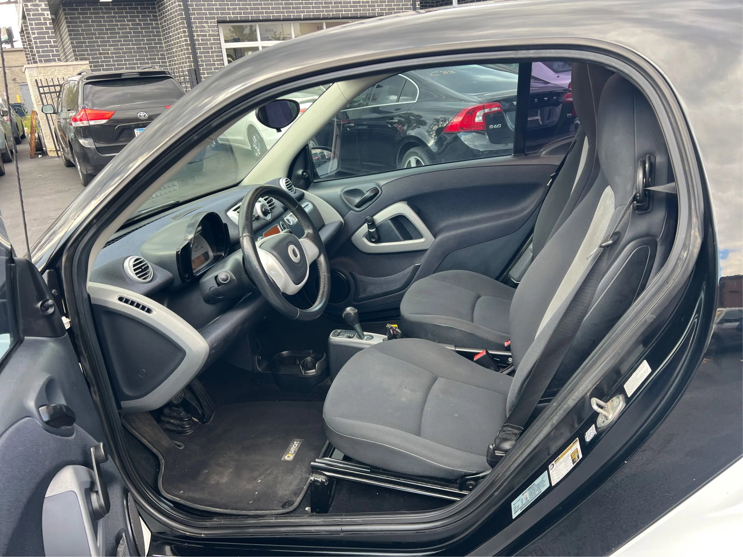 Used 2015 smart fortwo pure image 10