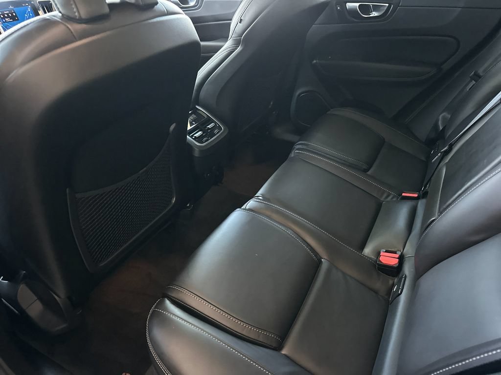 Certified 2023 Volvo XC60 B5 Ultimate AWD/4WD image 11
