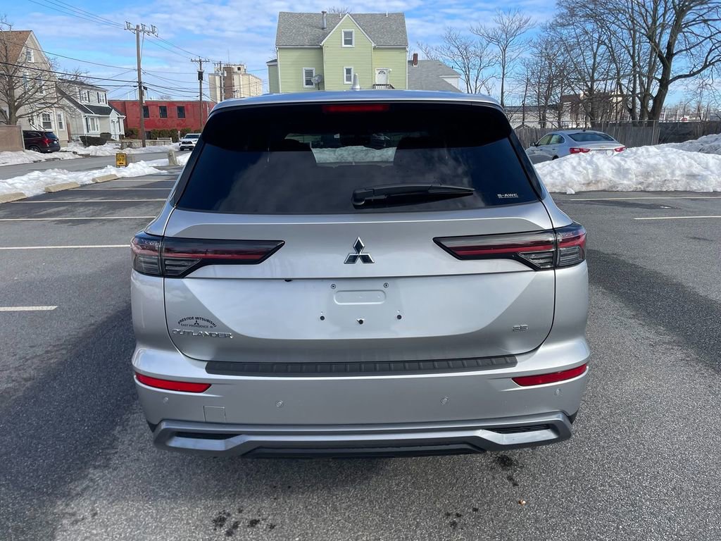 New 2026 Mitsubishi Outlander SE image 6