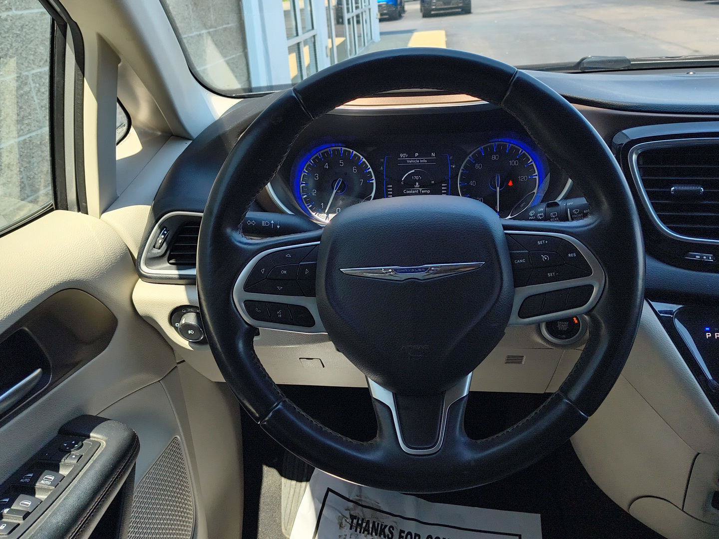 Used 2018 Chrysler Pacifica Touring-L FWD image 5