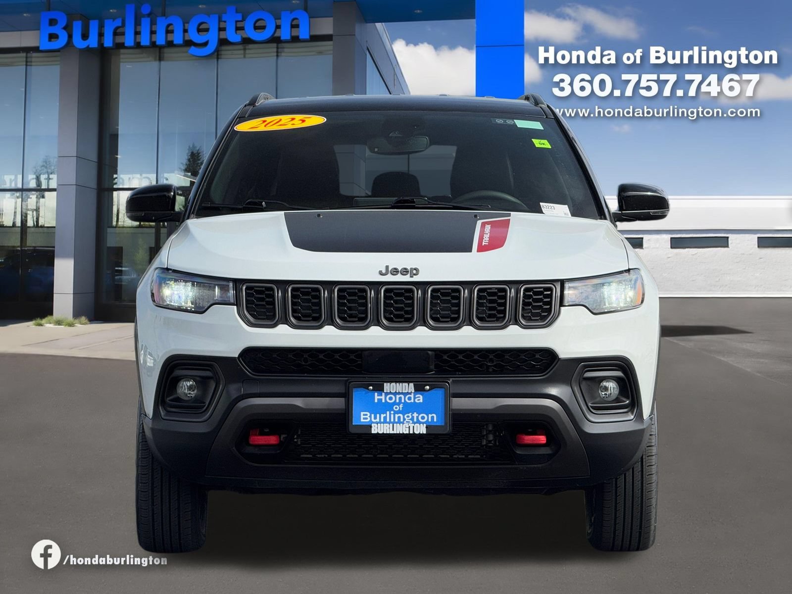 Used 2025 Jeep Compass Trailhawk AWD/4WD image 10