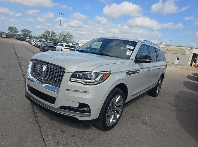 Used 2024 Lincoln Navigator L Reserve AWD/4WD image 5