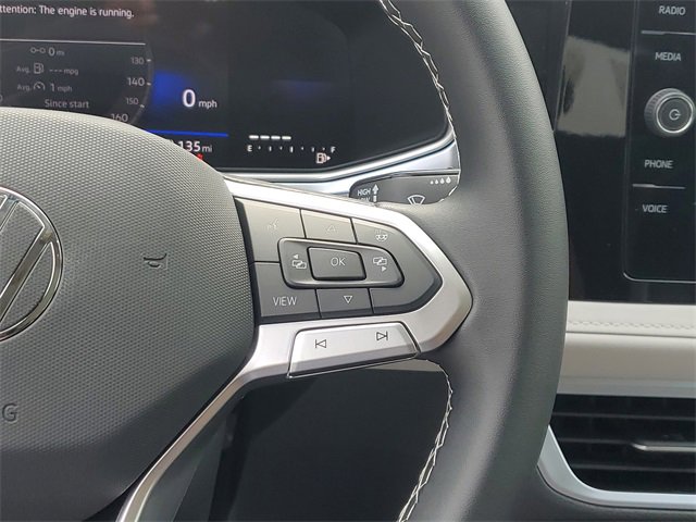 New 2025 Volkswagen Taos SE image 27