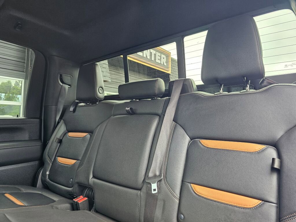 Used 2023 GMC Sierra 3500 AT4 w/ AT4 Preferred Package AWD/4WD image 18