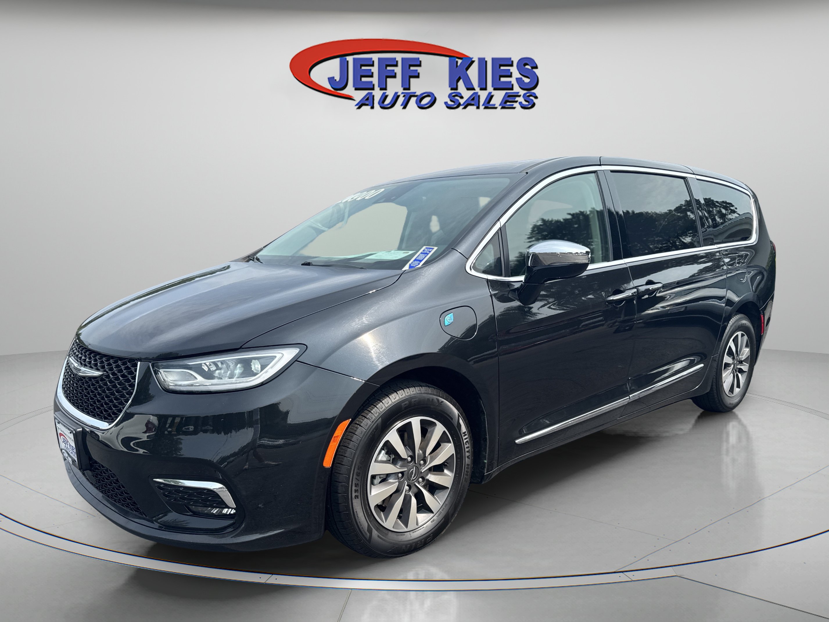Used 2023 Chrysler Pacifica Limited