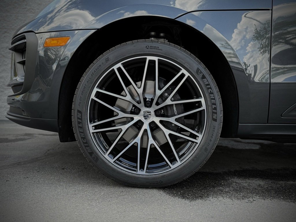 New 2025 Porsche Macan image 13