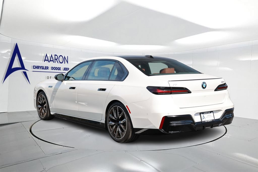 Used 2025 BMW i7 M70 w/ Executive Package AWD/4WD image 2